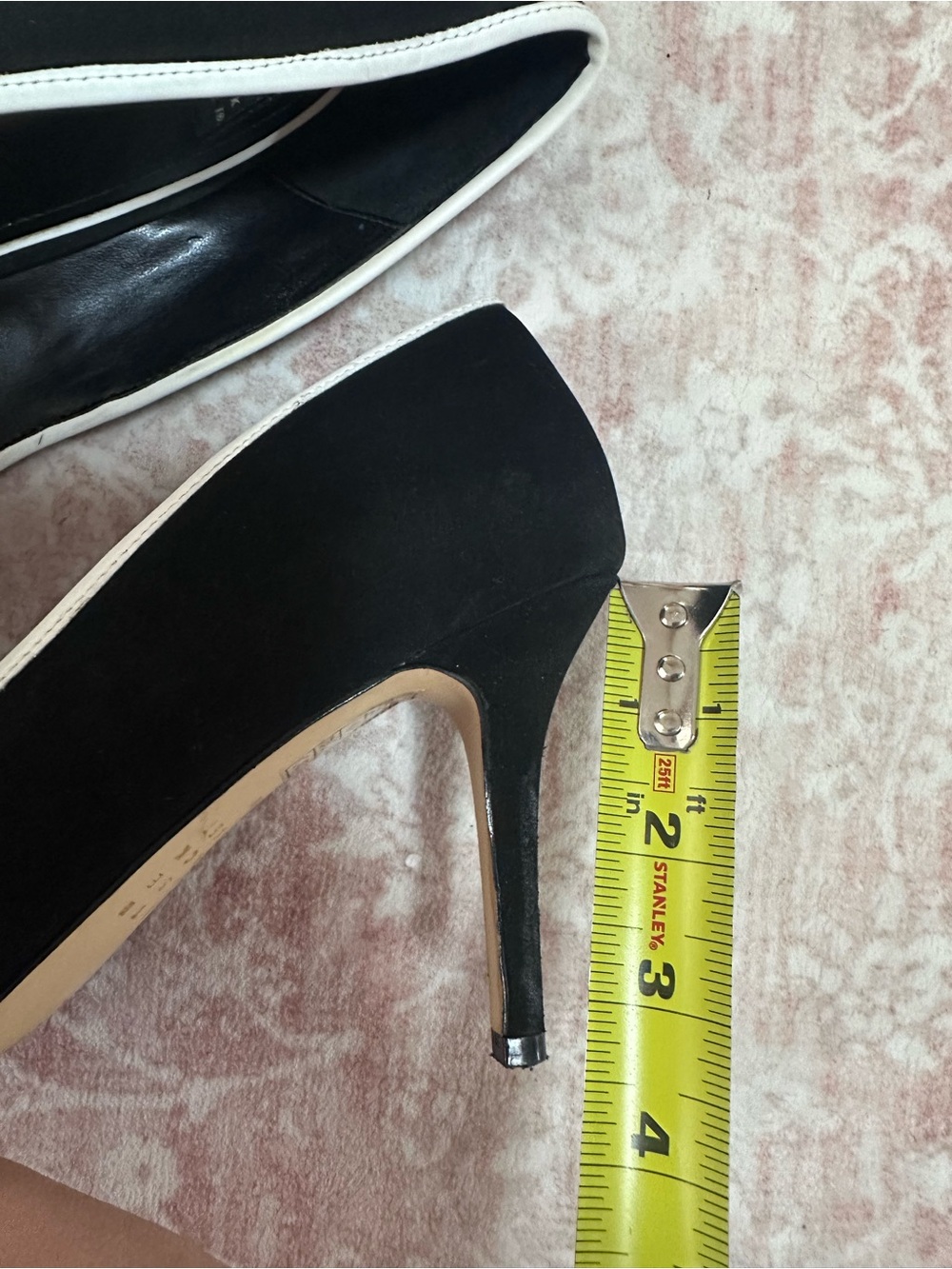 White House Black Market 🖤 Suede “Hayden” Pointed Heels - Picture 7 of 7